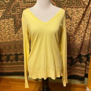 Flawless yellow gap super thin sweater💛💛